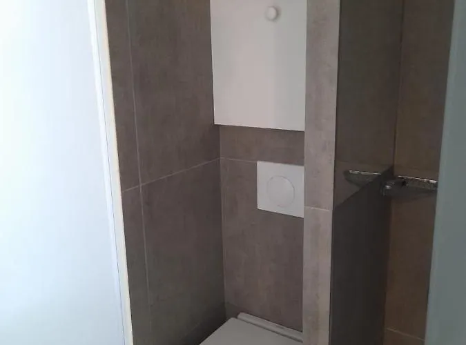 Studio Equipe Metro Abbesses A Montmartre *