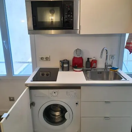Studio équipé Métro Abbesses à Montmartre Apartamento París