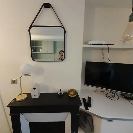 Studio équipé Métro Abbesses à Montmartre