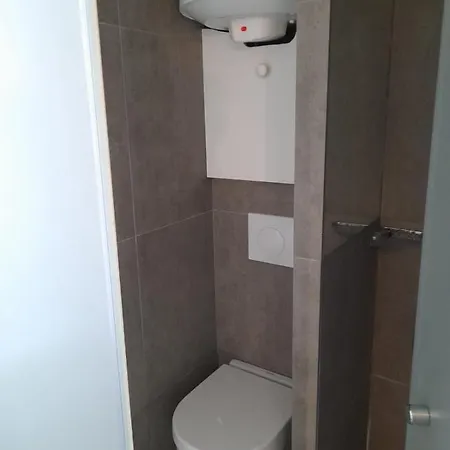 Studio équipé Métro Abbesses à Montmartre *