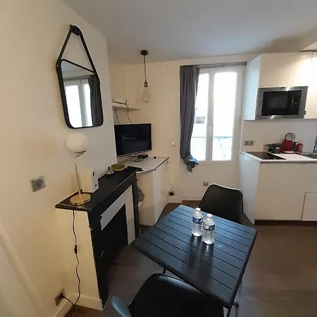 Studio Equipe Metro Abbesses A Montmartre Lägenhet *